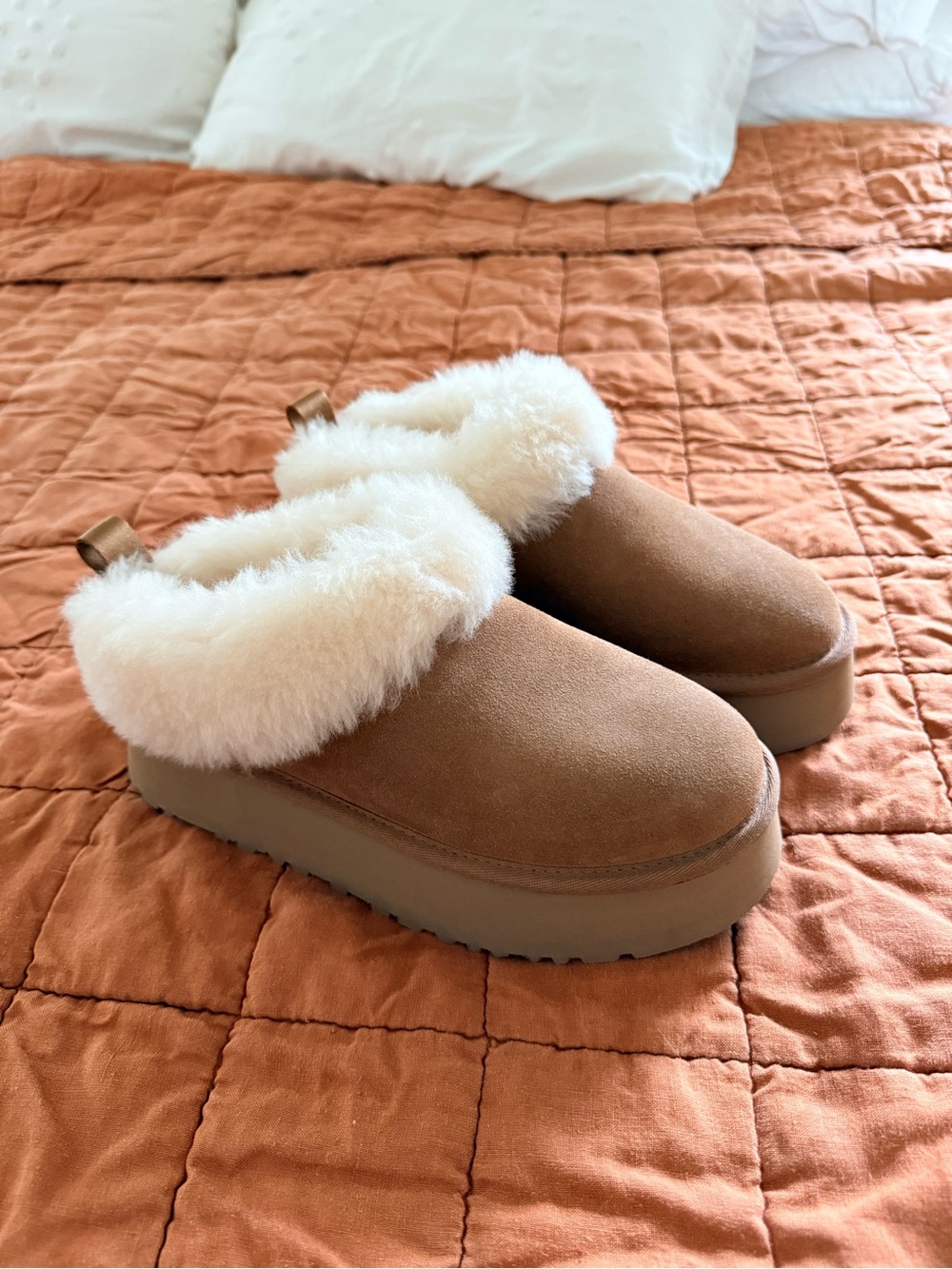 UGG Women’s Tazzelle Sheepskin Slippers Platform Slides Size 7